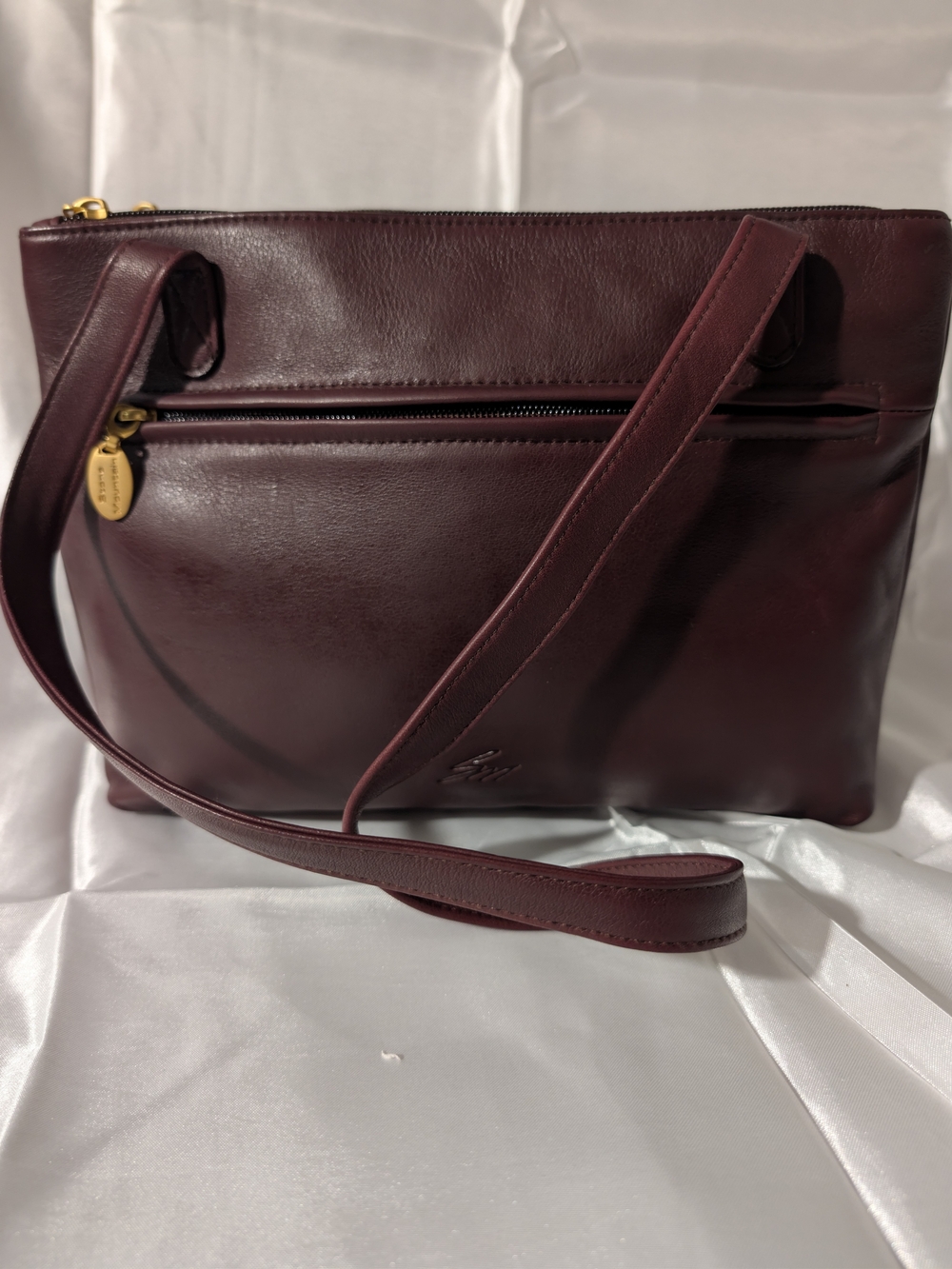 Stone Mountain Vintage Oxblood Leather Shoulder Bag 90's Zipper & Magnetic